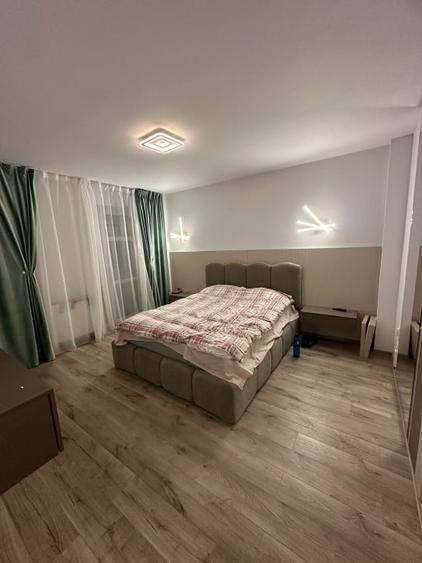 Apartament cu 3 camere decomandat în E3