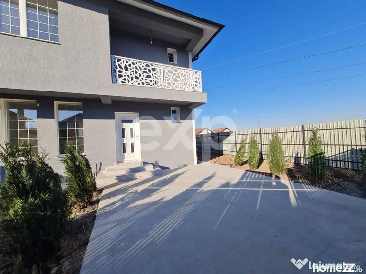Casă cu 4 camere cu Teren 2500 Mp în Trivale