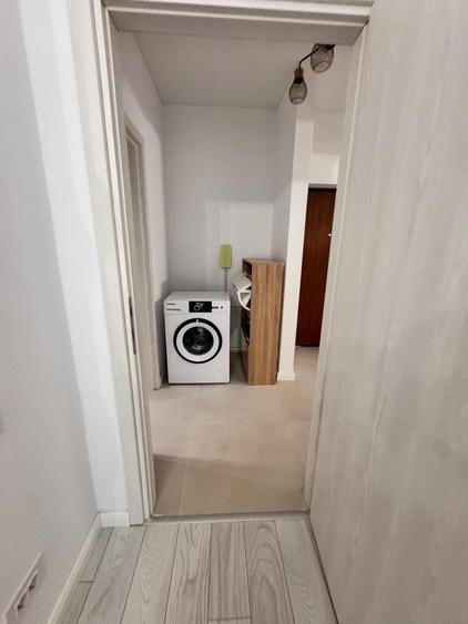 Apartament cu 3 camere semidecomandat în Pipera