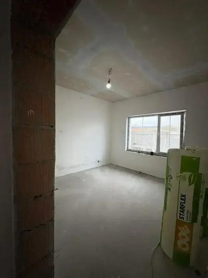 Casă cu 3 camere cu Teren 427 Mp în Central
