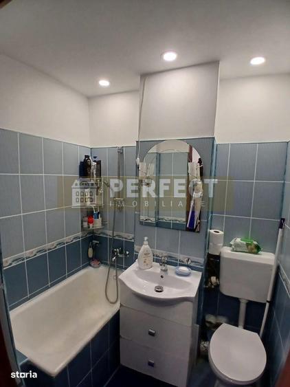 Apartament cu 3 camere semidecomandat în Vest
