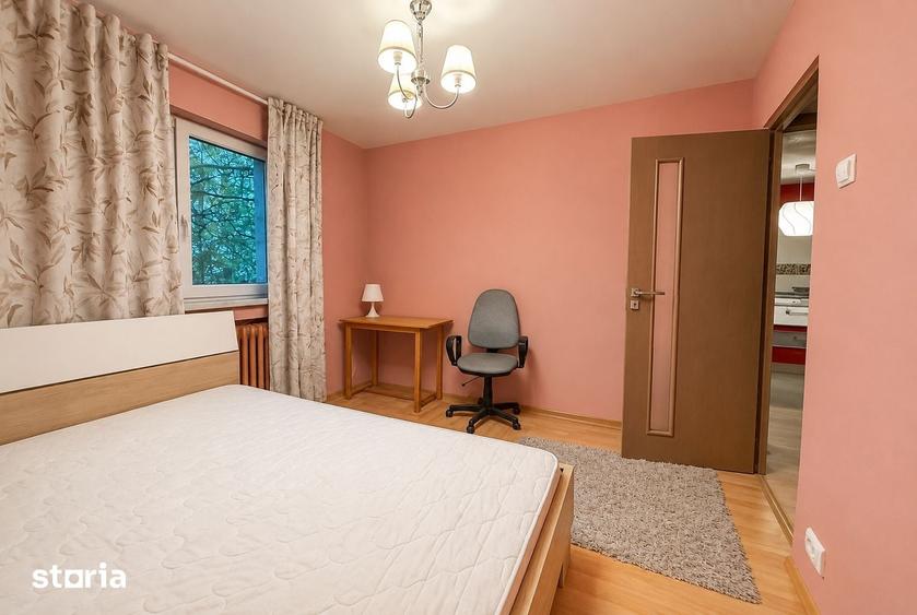 Apartament cu 4 camere decomandat în Tei