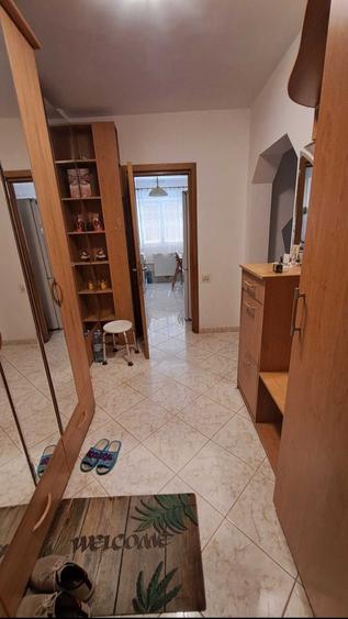 Apartament cu 2 camere decomandat, mobilat în Tei