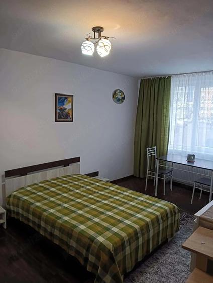 Garsonieră decomandată în Precista