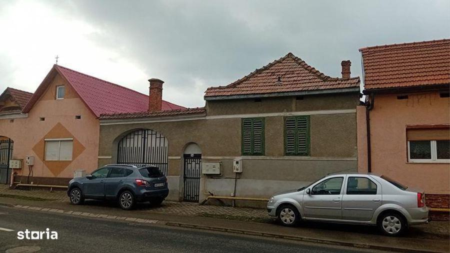 Casă cu 3 camere cu Teren 80 Mp în Central