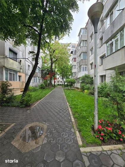 Apartament cu 3 camere semidecomandat în Dacia
