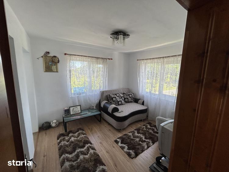 Casă cu 3 camere cu Teren 2496 Mp în Băbana