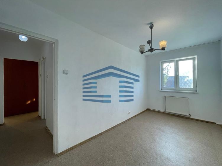 Apartament cu 3 camere decomandat în Bartolomeu