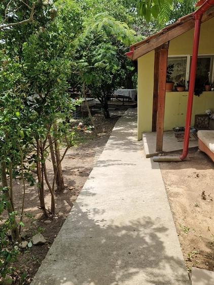 Casă cu 3 camere cu Teren 1000 Mp în Nuci