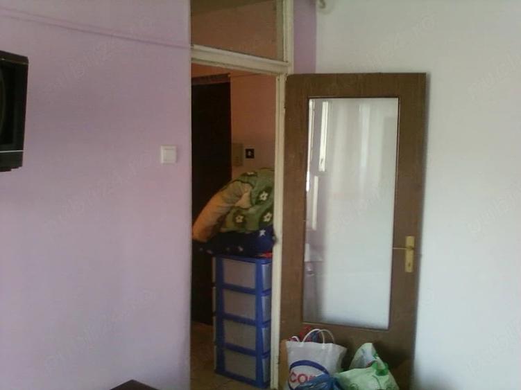 Garsonieră decomandată în Apărătorii Patriei