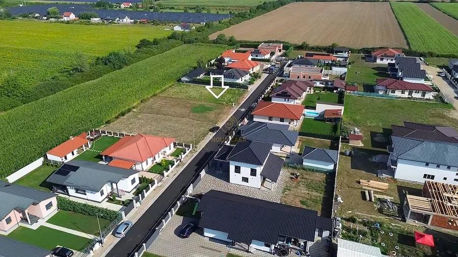 Teren de 700 mp, în Mărtinești