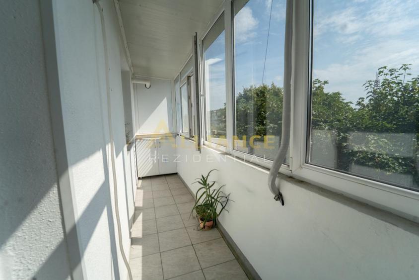 Apartament cu 2 camere semidecomandat în Berceni