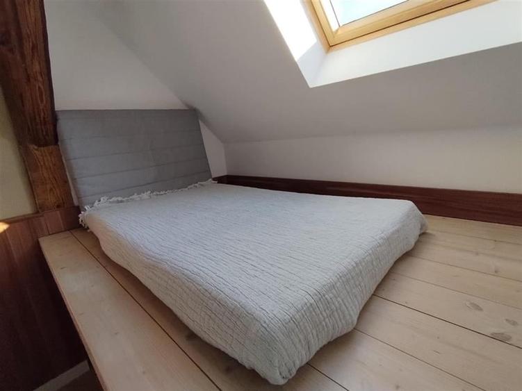 Apartament cu 2 camere semidecomandat, mobilat în Centrul Istoric