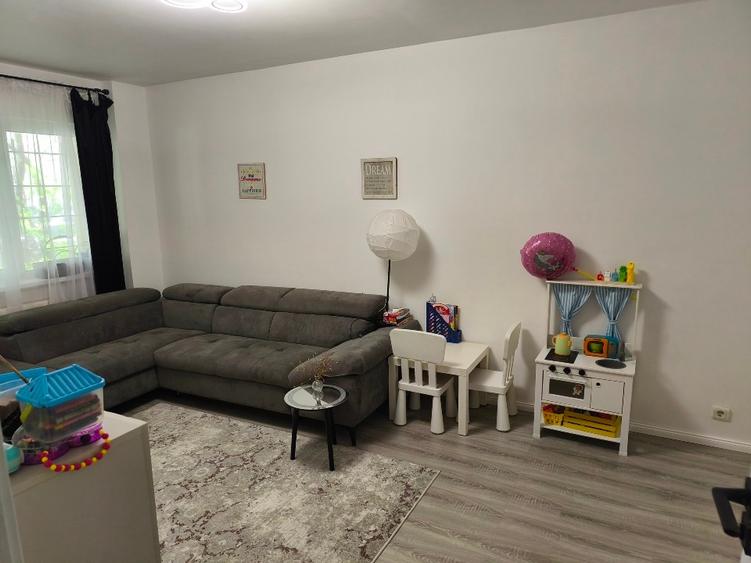 Apartament cu 3 camere decomandat în Alexandru Obregia