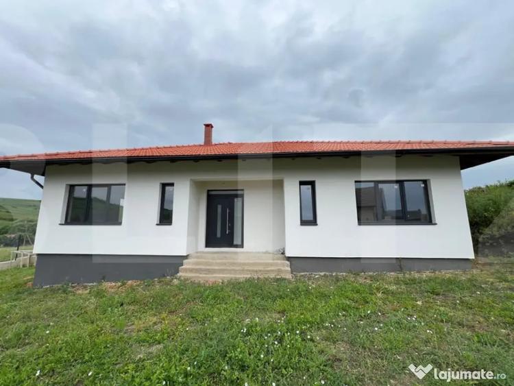 Casă cu 5 camere cu Teren 1112 Mp în Apahida