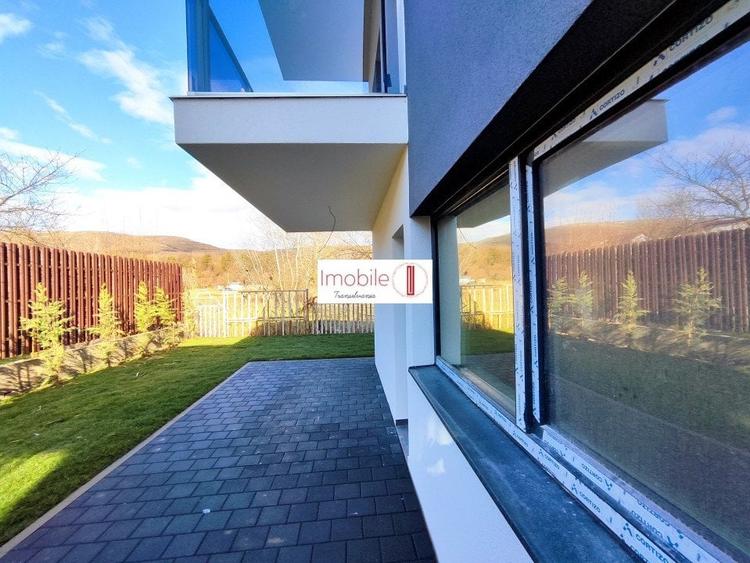 Duplex cu 4 camere cu Canalizare în Florești