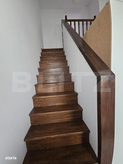 Apartament cu 3 camere semidecomandat în Valea Adâncă
