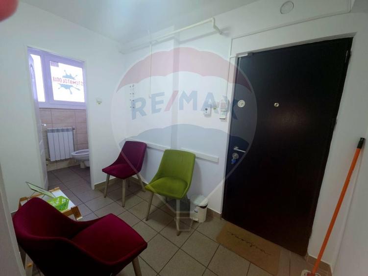 Spațiu comercial, de 45 mp, în Central