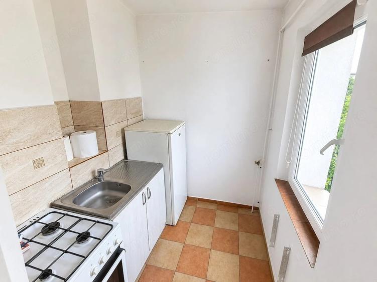 Apartament cu 3 camere semidecomandat în Șagului