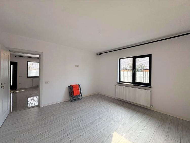 Casa la sol 3 camere,  zona buna, Valu lui Traian, - 5