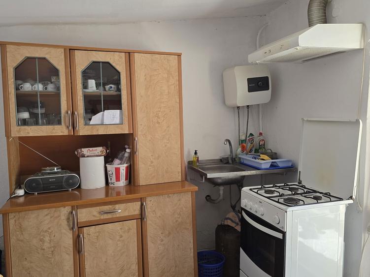 Vand casa cu teren in comuna Baneasa judetul Giurgiu - 4