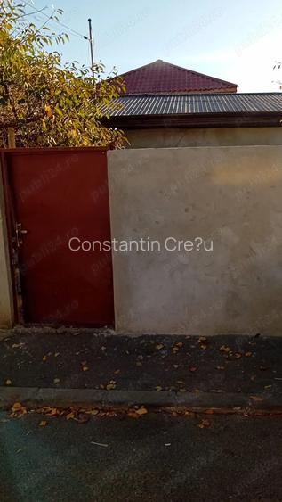 Vanzare imobil curte
