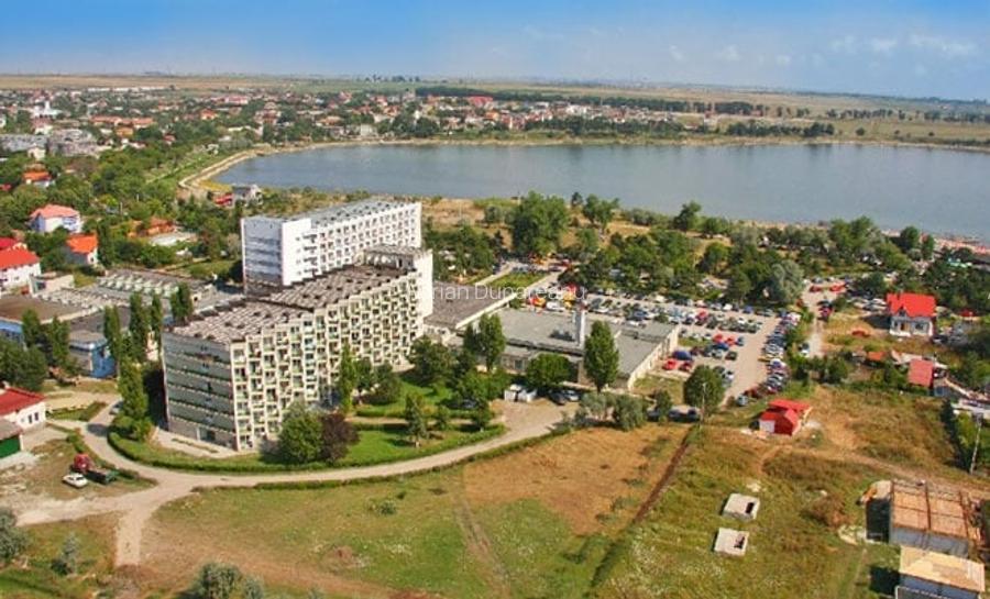 Teren in primul rand langa lac si sanatoriul balnear Teren in primul rand langa lac si sanatoriul balnear