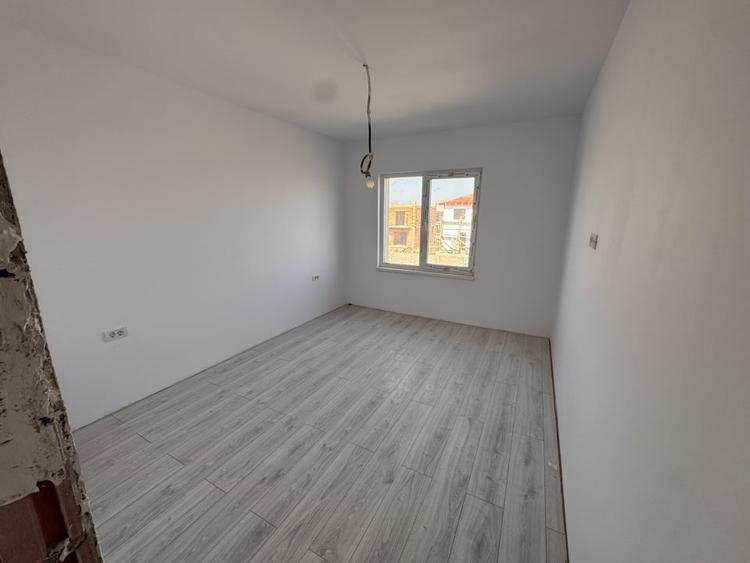 DUPLEX DESPARTIT, SUPRAFATA GENEROASA , TOATE UTILITATILE - 12