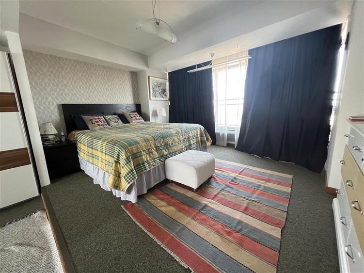 Oferta inchiriere penthouse zona Armeneasca / Strada Toamnei - 35