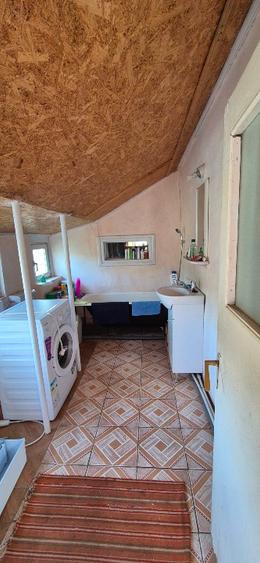 Vând 2 corpuri casa si teren 2000 mp - 8