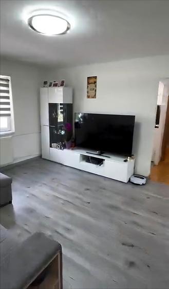 Proprietar vand apartament 2 camere - 2