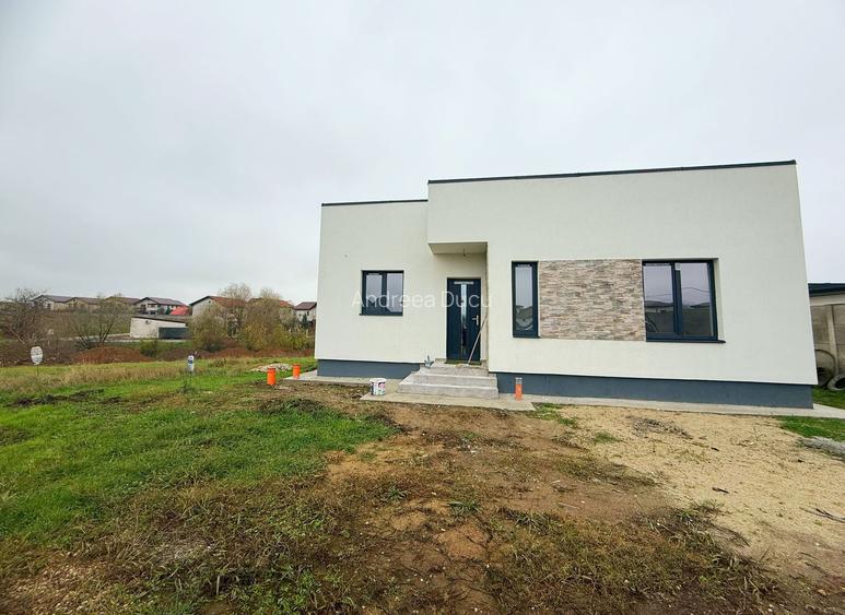 Casa moderna / 3 Camere / 2 Bai / Teren 378 mp