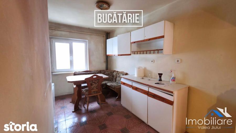 Apartament spa?ios 3 camere Vulcan, Zona Dinca | 75 mp | Etaj 3 - 3