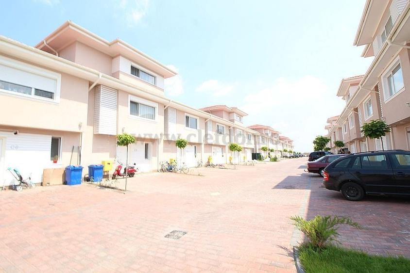 Vila de Lux cu acces la piscina - 13