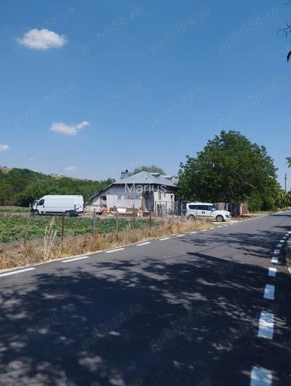 Casa la ?ara cu 5500mp teren