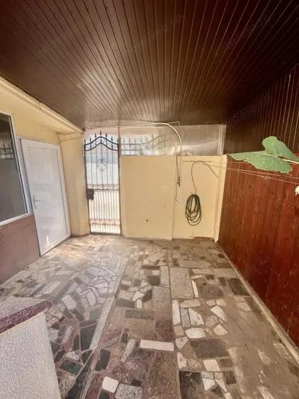 Casa de vanzare Frumusani - Spatiu Comercial la Parter - 25 min de Bucuresti - 10