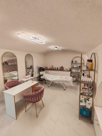 Inchiriez spatiu comercial la demisol Aradul Nou - 6