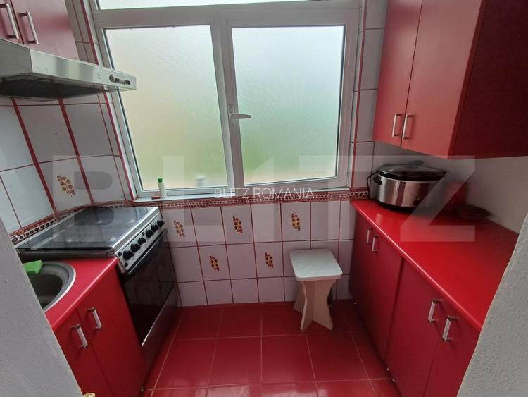 Apartament de vanzare, cu 3 camere, 70 mp, zona Revolutiei Apartament de vanzare, cu 3 camere, 70 mp, zona Revolutiei