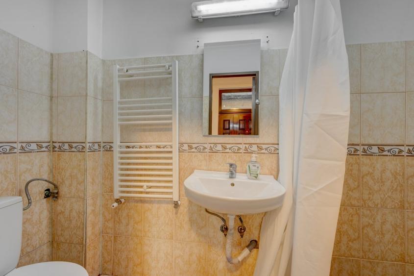 Casa interbelica cu farmec, in apropiere de Mall Vitan - 21