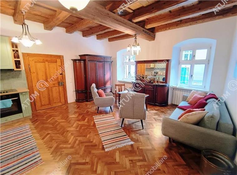 De inchiriat apartament unicat cu 2 camere langa Piata Mare din Sibiu - 1