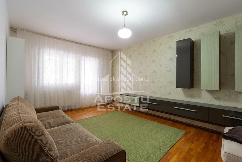 Apartament cu 3 camere decomandat, mobilat în Girocului