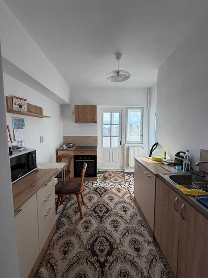 De vanzare apartament cu 3 camere mobilat in centrul Municipiului Targoviste - 115.000 euro - 5