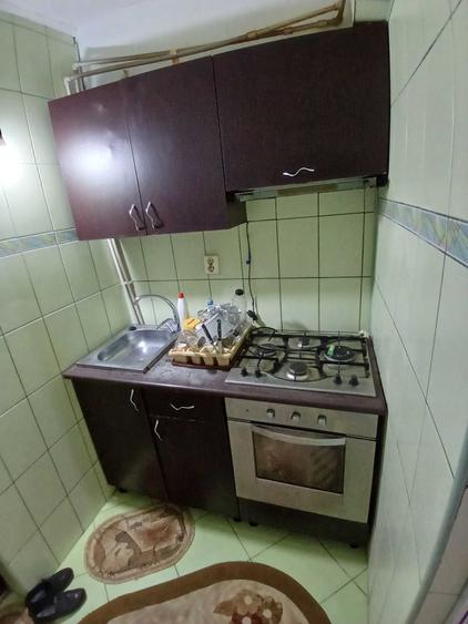 Garsoniera de vanzare slatina .allea macului etaj 3 , dormitor mobilat , dispune de aer conditionat se vinde cu tot ce se vede in poze - 1