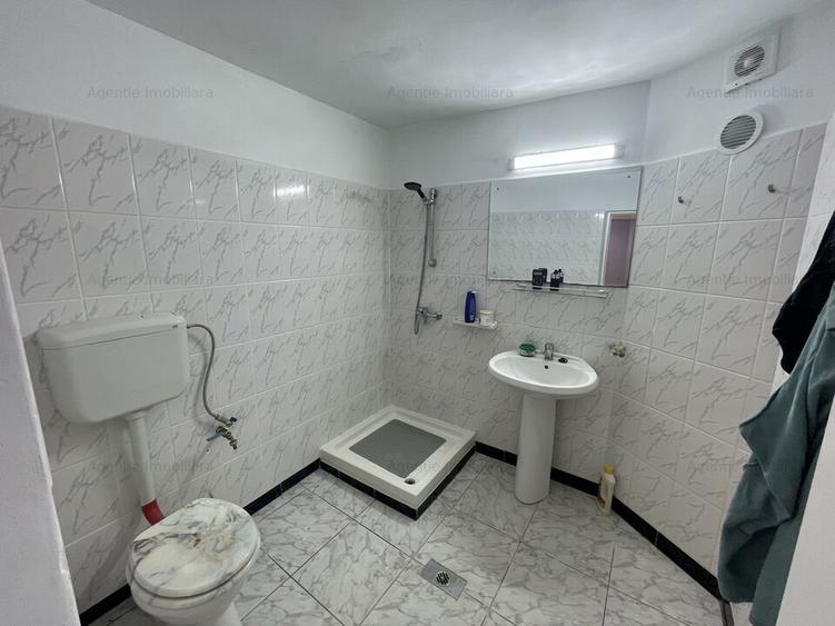 Casă individuală cu 6 camere cu Canalizare în Iancului