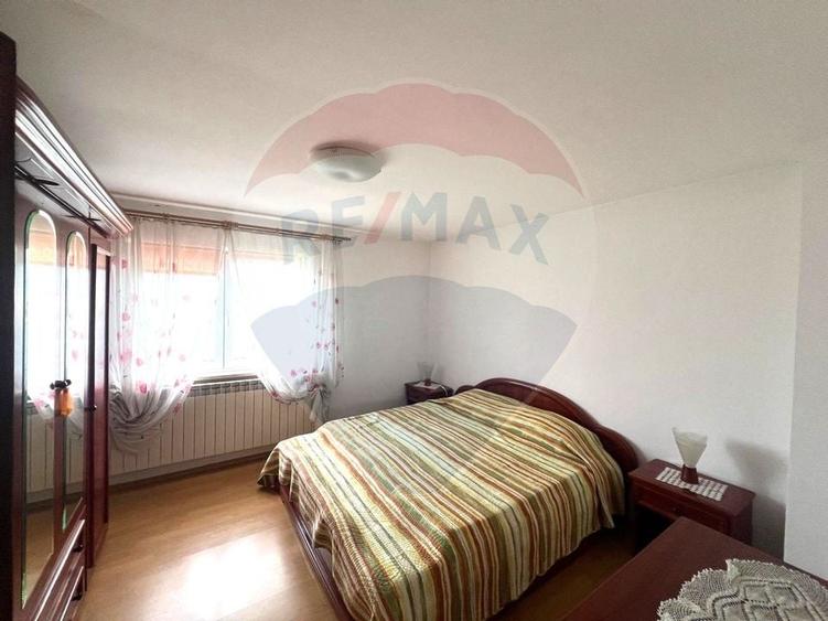 Casă / Vilă cu 6 camere de vânzare în com. Răcăciuni - 11