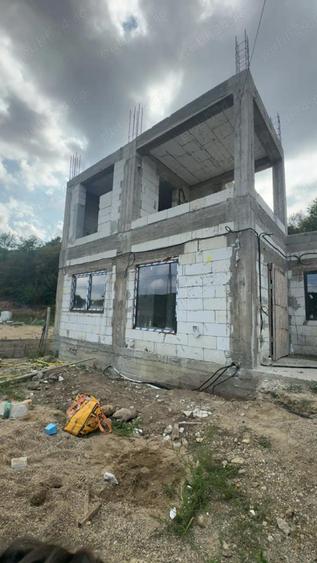 Casa moderna P+1 cu terasa tip rooftop la intrare in Eselnita - 2