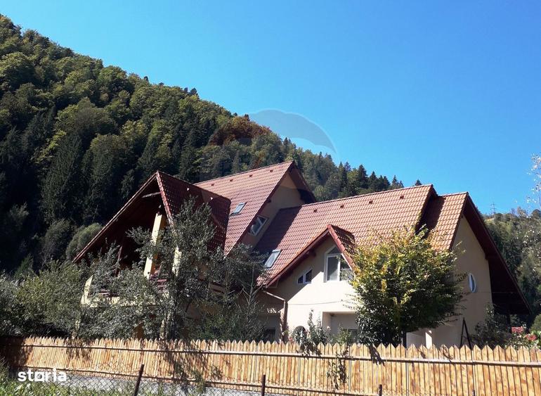 Vila cu 13 camere de vanzare - 1