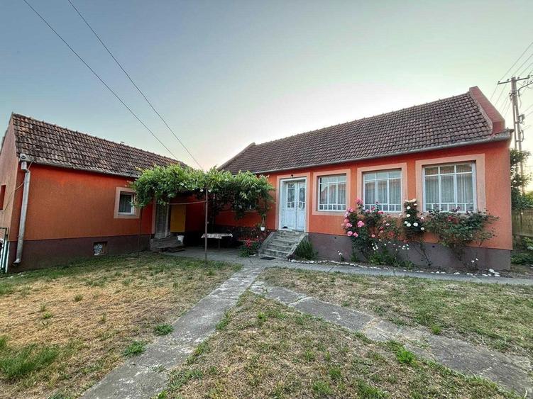 Casa de vanzare, judetul Arad - 1