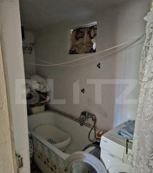 Casa spa?ioasa cu livada, intr-o zona lini?tia la 2 - 13