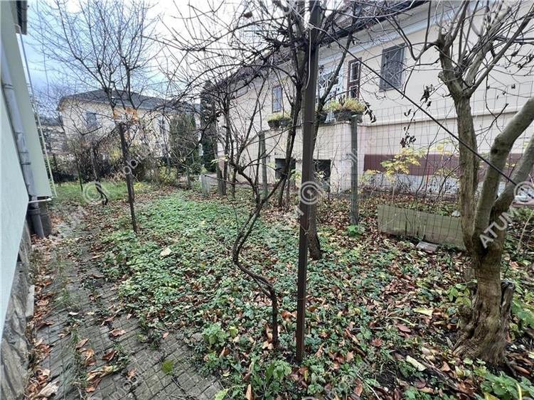 Casa individuala cu 4 camere si teren 900 mp zona Calea Poplacii - 25